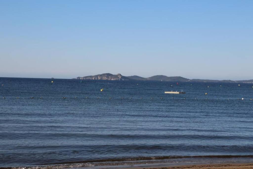 T2, climatisé, piscines, près de la mer La Londe-les-Maures Exterior foto
