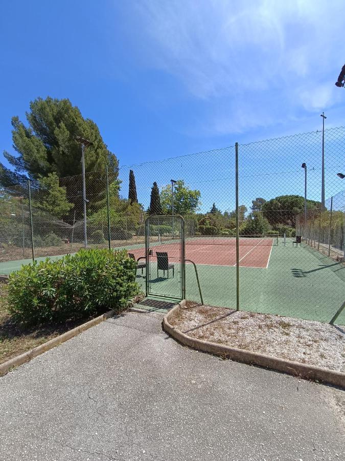 T2, climatisé, piscines, près de la mer La Londe-les-Maures Exterior foto